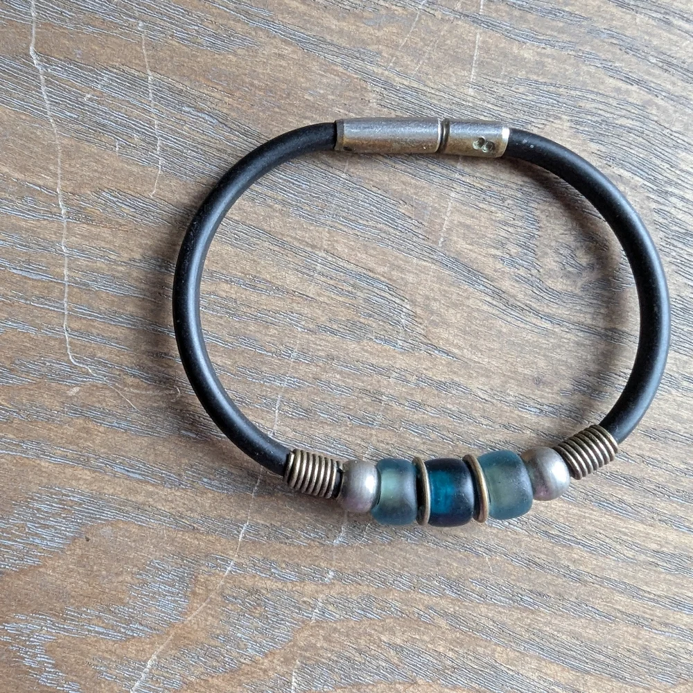 Fabulous Beaded Bracelet - Picture 2 of 2